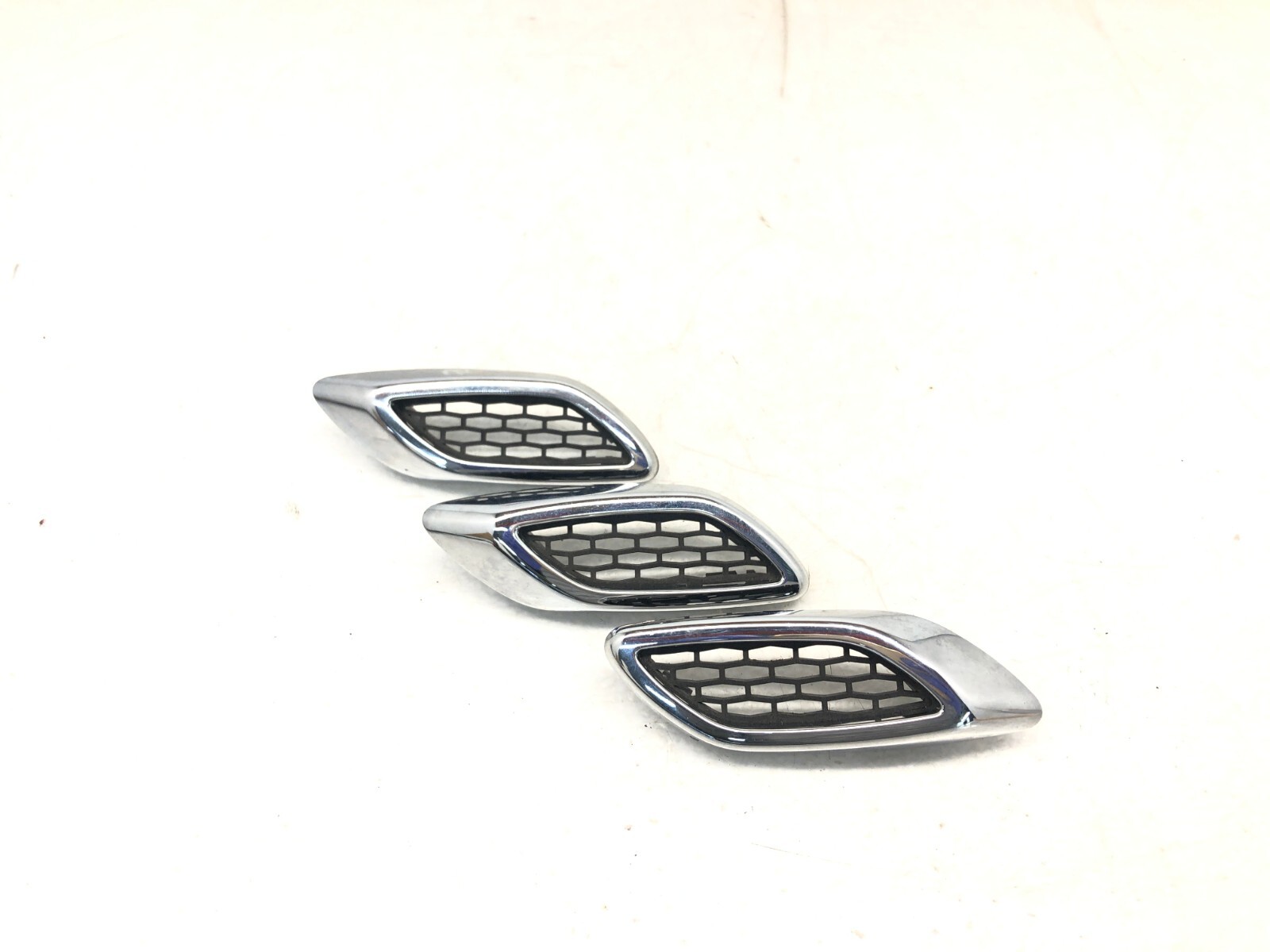 2017-2020 MASERATI LEVANTE LEFT DRIVER FRONT FENDER VENT GRILLE SET X3 OEM