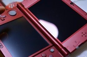 Clean Nintendo New 3DS XL Metallic RED W/ Box, Charger & Stylus USA Version