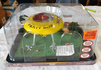 #ad Menards Gold Line Limited Ed. Mamp;M#x27;s UFO scene HO scale Sealed Free S H $79.99