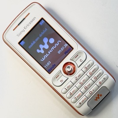 Sony Ericsson W200i Tastenhandy in Weiß (Neuwertiger Zustand und ohne Simlock)