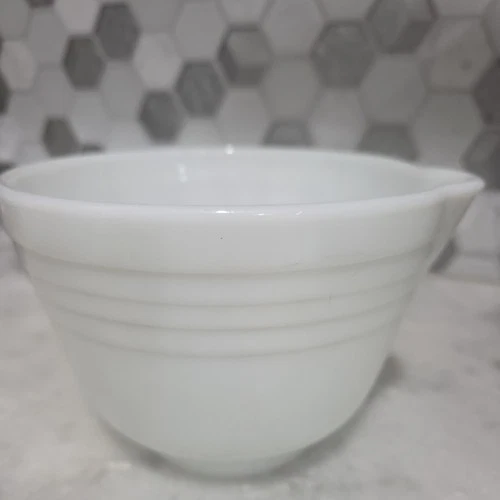 Vintage Pyrex #20 White Milk Glass Bowl Hamilton Beach Mixing W/Pour Spout 6.5"