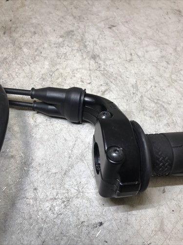 Yamaha YZF R7 660 2023 Throttle Tube And Throttle Cables - Picture 4 of 6