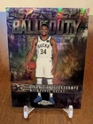 2025 Topps Chrome Giannis Antetokounmpo Refractors Purple (RAW)