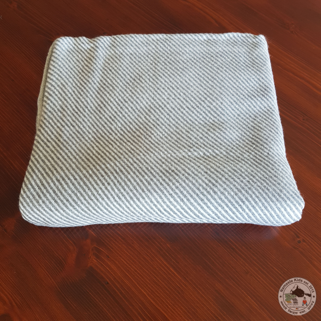 Couverture En Cachemire Ama – Fait Main Au Népal – 276x215cm – Gris – Neuf