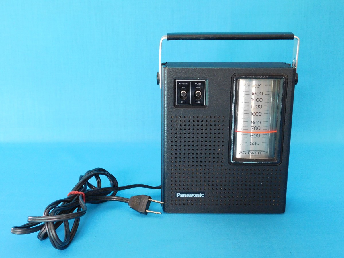 VTG MATSUSHITA NATIONAL PANASONIC TRANSISTOR RADIO R-1493 AM VTG MATSUSHITA NATIONAL PANASONIC TRANSISTOR RADIO R-1493 AM