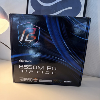 ASRock B550M PG Riptide Mainboard AMD B550 Sockel AM4 MicroATX