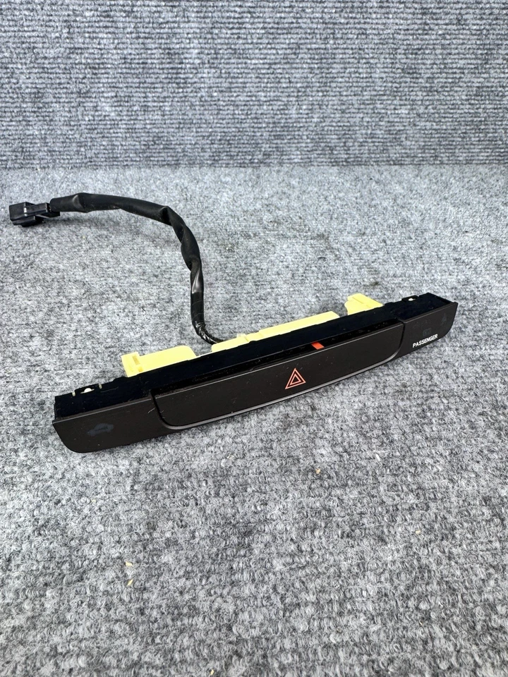 2008-2012 Toyota Highlander Center Dash Hazard Switch Module Button 84010-0E050 - Image 2 of 3