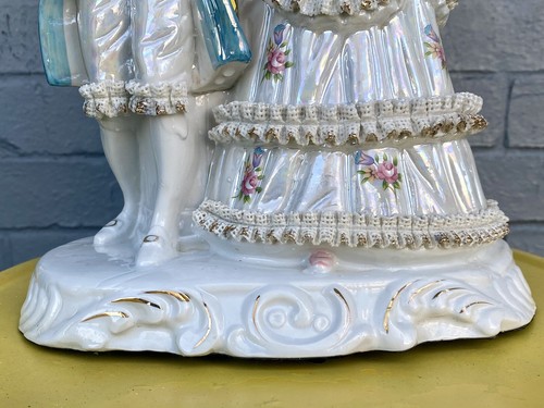 Large Statuette Lace Figurine Victorian Couple Marquis Ceramic Porcelain Vintage - Picture 2 of 14