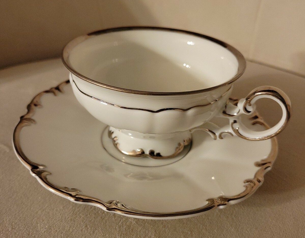 希少!ドイツ製Hutschenreuther ViktoriaサービングDish 希少!ドイツ製Hutschenreuther ViktoriaサービングDish