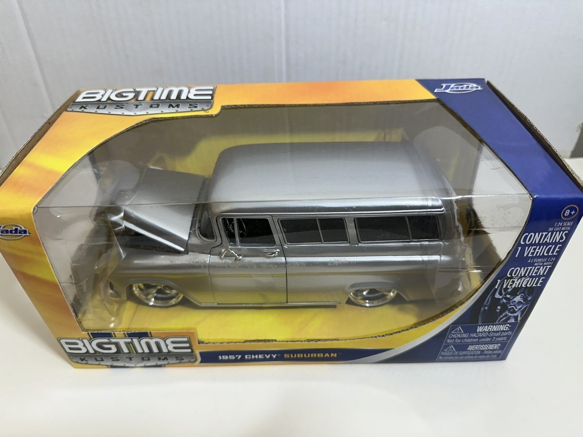 JADA BTK 1957 CHEVY SUBURBAN SILVER 1:24 DIECAST MODEL CAR