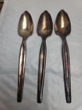 3 Citrus Grapefruit Spoons LINES Wm Rogers Mfg Silverplate Serrated