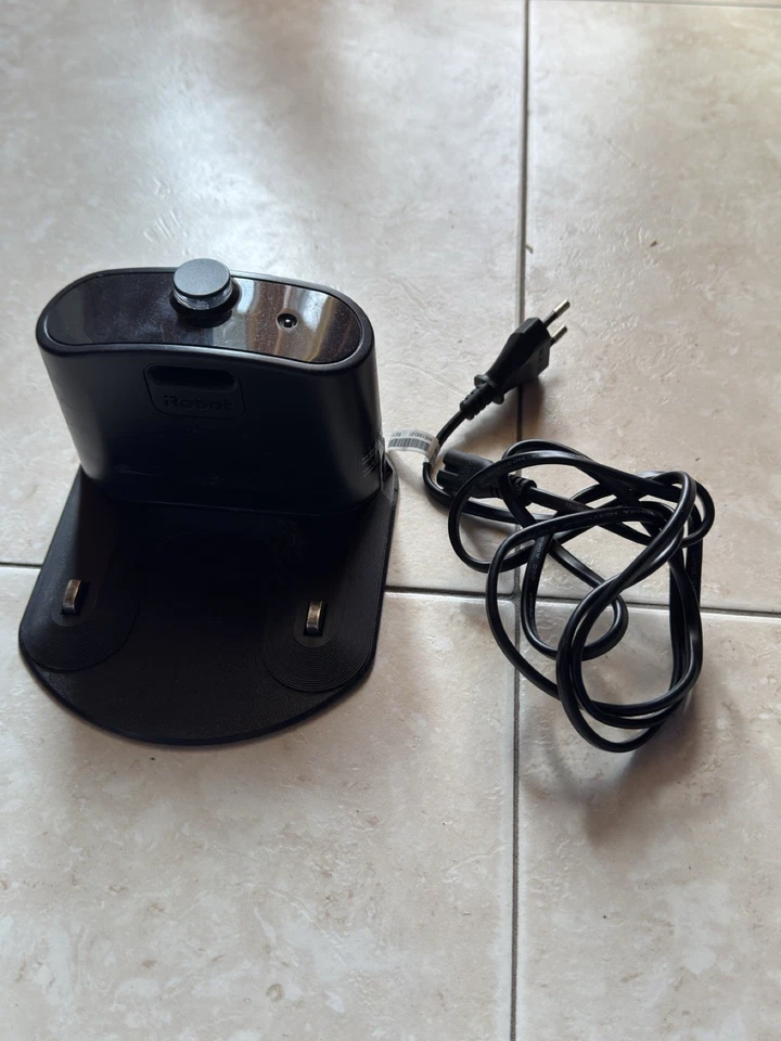 iRobot Roomba i3 – Robot Aspirapolvere con molti pezzi di ricambio inclusi - Immagine 3 di 4