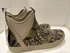 Men’s Size 11 sperry cutwater deck shoes/Boots realtree camo olive