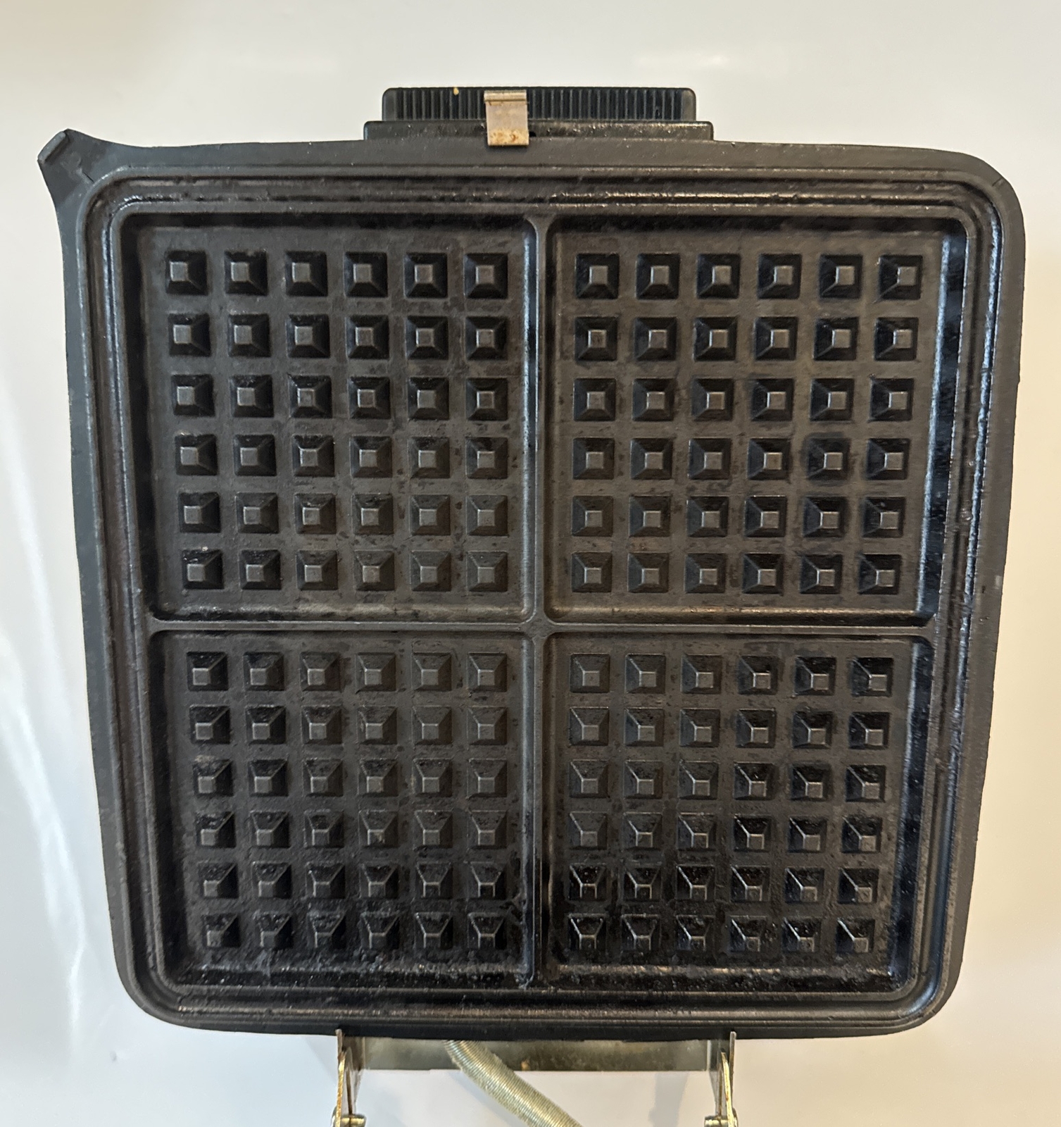 General Electric A2G48T Grill Waffle Maker Baker Chrome 9” Square