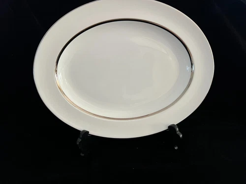 Royal Doulton Platinum Silk Platter - Thumbnail 3