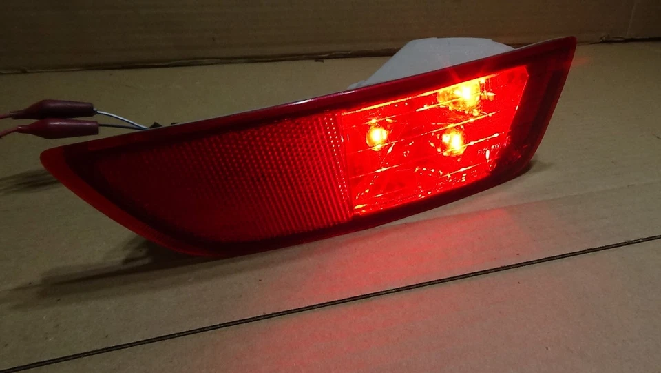 2010-2013 Volvo XC60 Right Rear RH Side Marker Light - Image 3 of 4