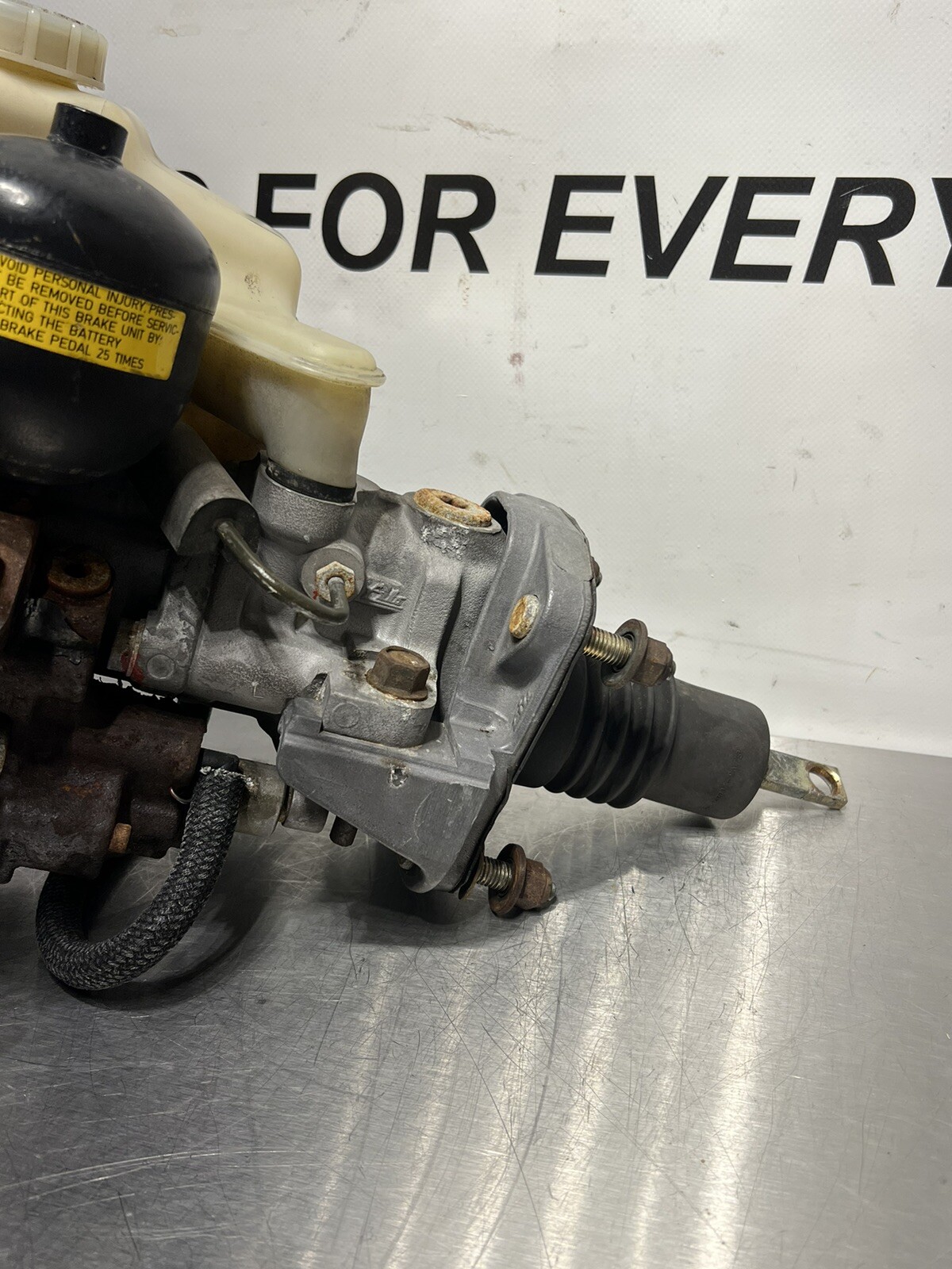 19881990 BUICK REATTA ABS ANTILOCK BRAKE PUMP BOOSTER ACTUATOR MASTER