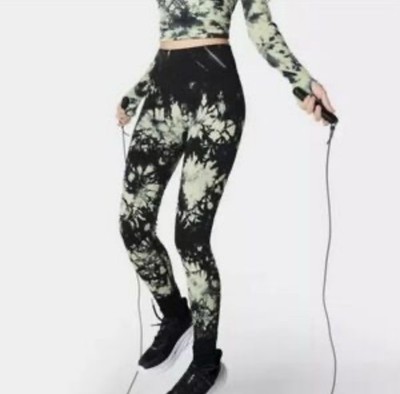 Sweaty Betty Green Tie Dye Set. Leggings & Top. Size Medium.