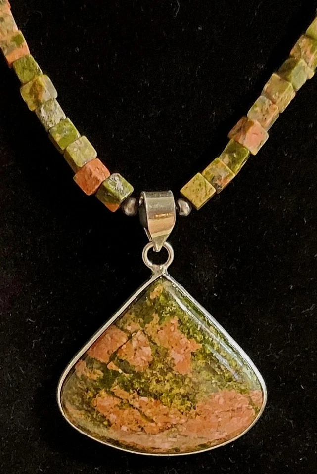全新天然 Unakite 吊坠和方形串珠项链 — 第 3/4 张图片