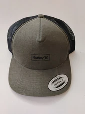 NWOT Hurley Locked Snapback Trucker Hat Black/Grey, Yupoong