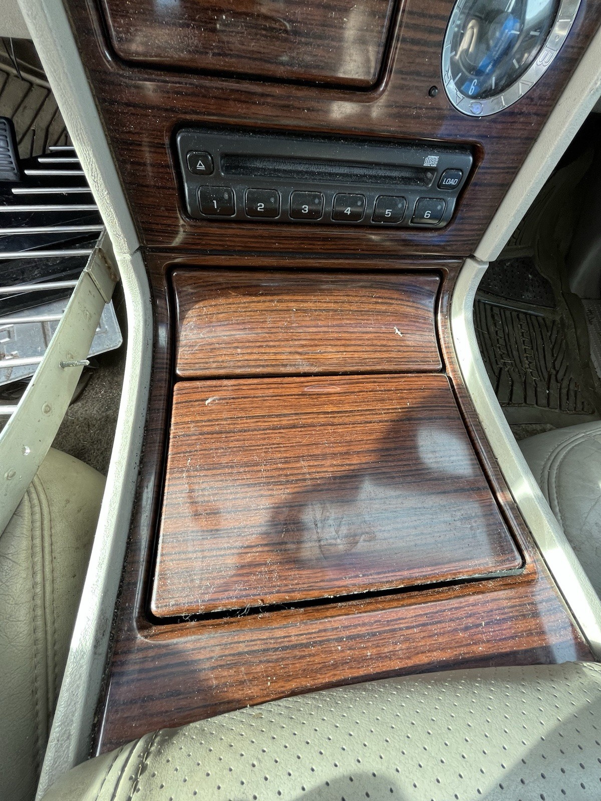 2003-06 CADILLAC ESCALADE EXT CENTER CONSOLE TRIM CLOCK BEZEL WOODGRAIN