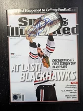 Jonathan Toews signed Sports Illlustrated with Beckett Witness Authentication