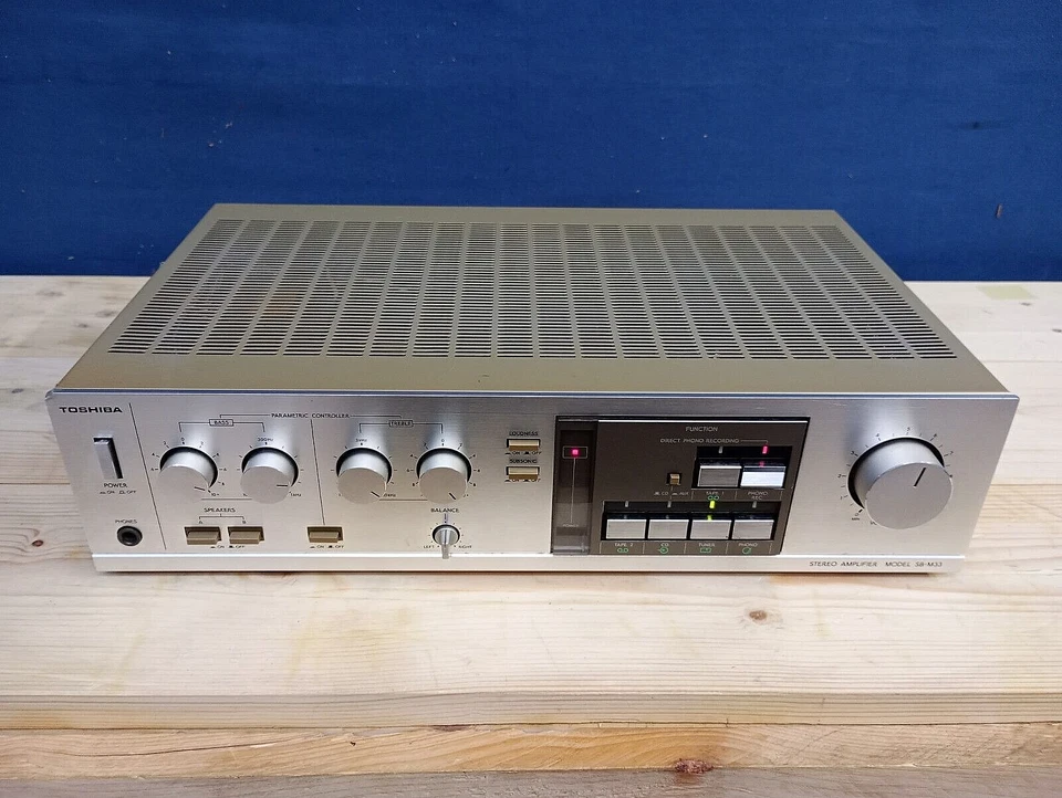 AMPLIFICATORE TOSHIBA SB-M33 80s VINTAGE INTEGRATED AMPLIFIER FULLY WORKING - Immagine 3 di 4