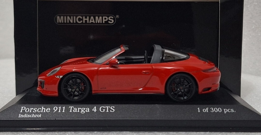 Porsche 911 (991.2) Targa 4 GTS 2016 Red 1:43 Minichamps 410067340