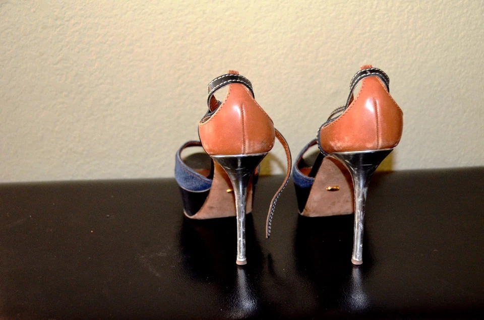 Impresionantes tacones de plataforma sexy de Sergio Rossi hechos en Italia 🇮🇹 Foto 3 de 4