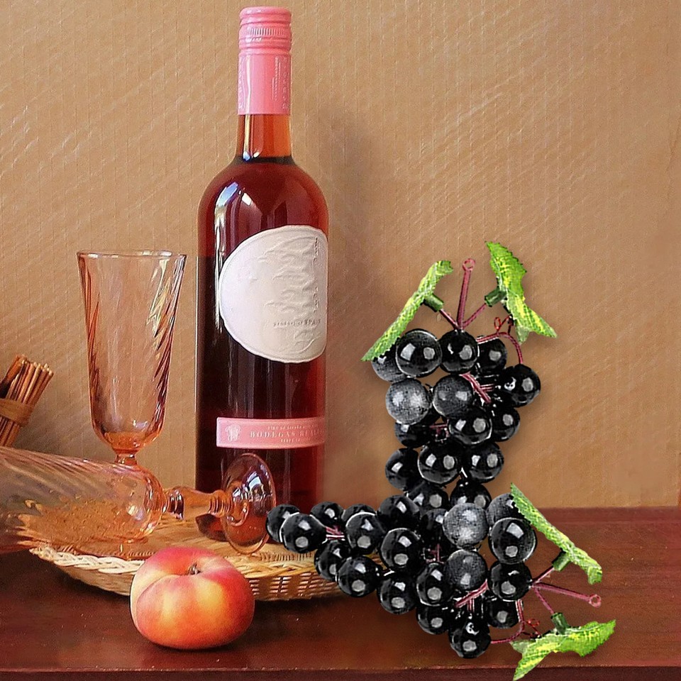 Fake Grapes Bunches Ornament The Courtyard Grape Rack Full Of Glossy ...