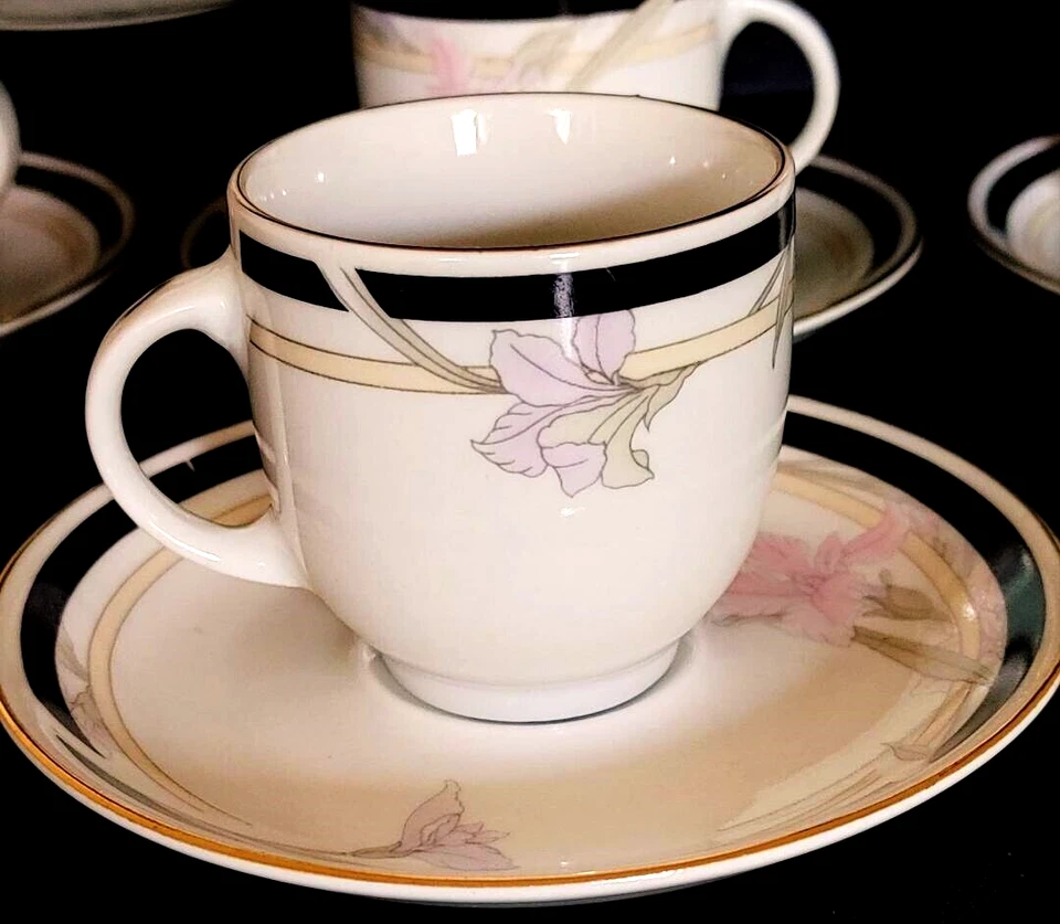 Juego de espresso para 6 Realty blanco y negro con orquídeas rosadas y lavanda adornos dorados Foto 4 de 4