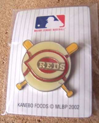 Cincinnati Reds 2002 Kanebo Foods Japanese lapel pin issued in Japan MLB