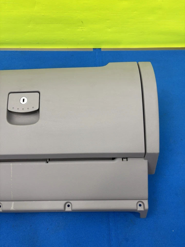 03-10 Volkswagen VW Escarabajo Guantera Conjunto Gris OEM Foto 3 de 4