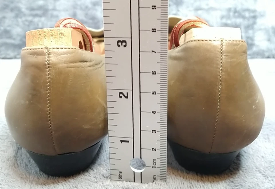 Zapatos planos de ballet Vaneli para mujer de cuero con estampado de serpiente de cocodrilo verde oliva 7,5 m Foto 4 de 4