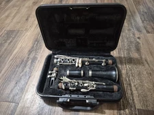 Yamaha Bb Clarinet For Student Beginners. Case, Mouthpiece And Ligature Included
