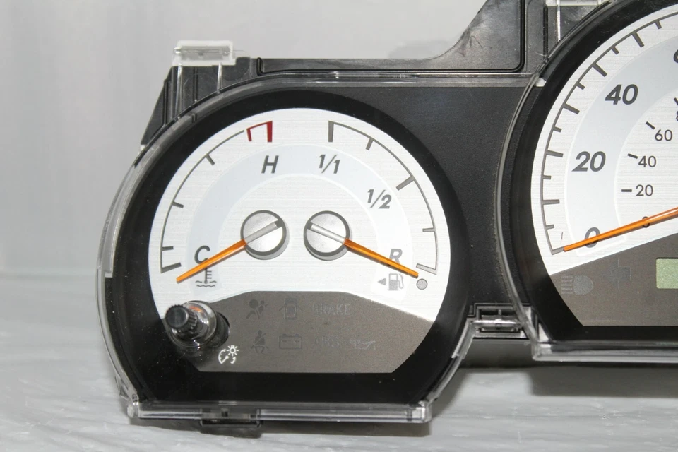 Cuadro de instrumentos velocímetro 06 07 Scion TC 40.787 millas Foto 2 de 4