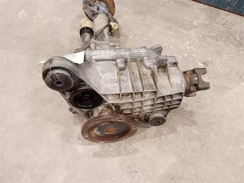 1992-1997 Chevrolet Suburban 1500 Front Axle Differential Carrier 3.73 Ratio Foto 4 de 4