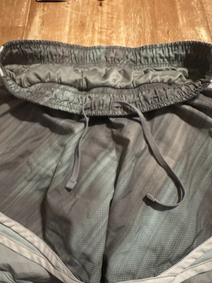 Pantalones Cortos para Correr Nike Dry Dri-fit Temp Forrados para Mujer Talla S Foto 3 de 4