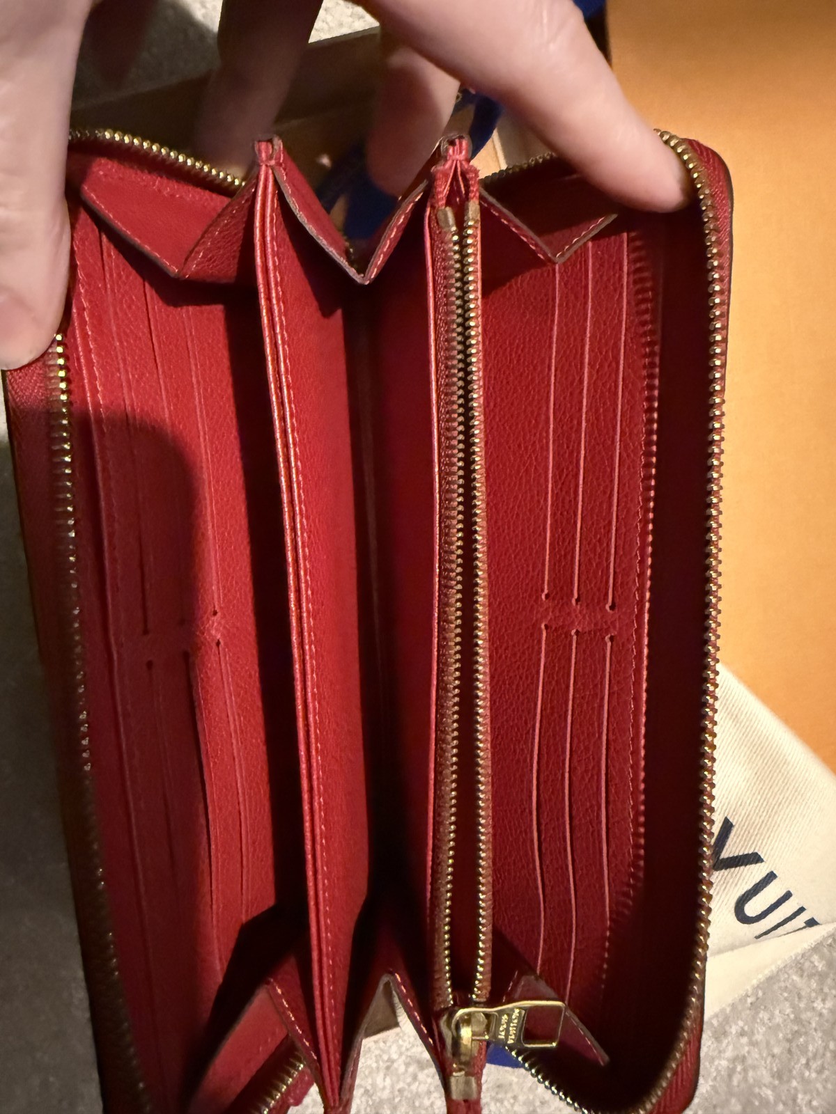 Louis Vuitton purse - Pre-owned image 4