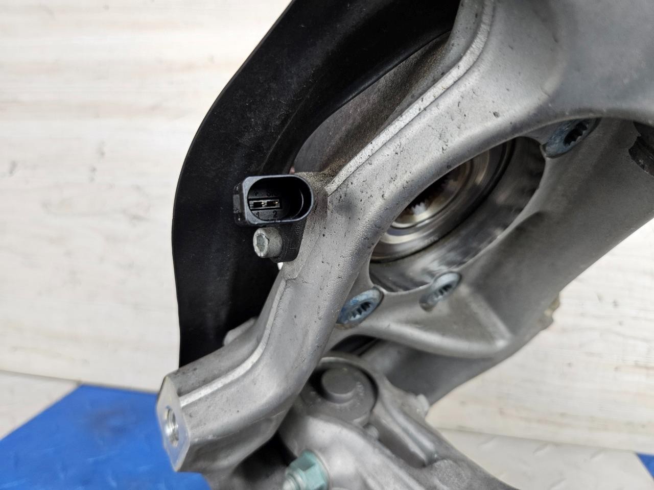 2017-2023 Audi R8 OEM Left Front Suspension Control Arms Knuckle Hub 8k Miles