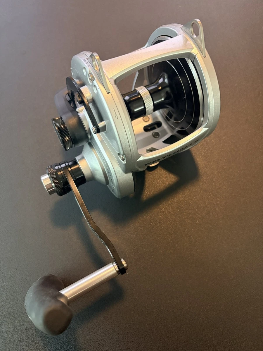 baitcast reel anti reverse Quantum Smoke Baitcast Fishing Reel, Size 100 Reel, Right-Hand Retrieve,  Large EVA Handle Knobs and Continuous Anti-Reverse Clutch, 10+1 Bearings,