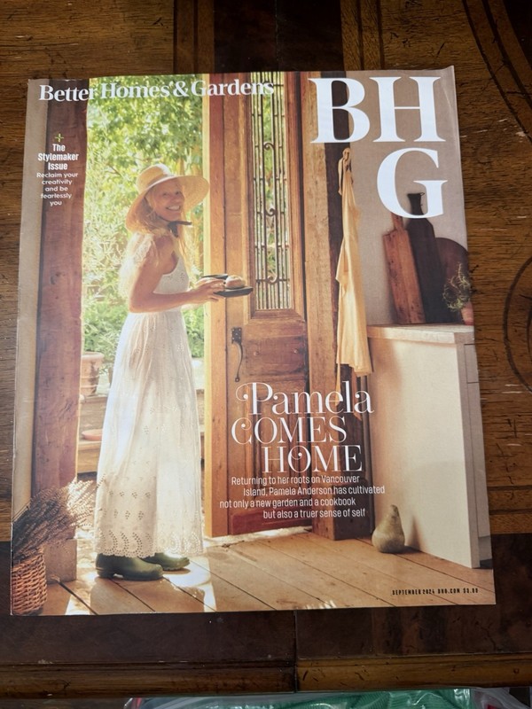 Better Homes & Gardens Magazine - Sept. 2024 - Pamela Anderson, Vancouver Island