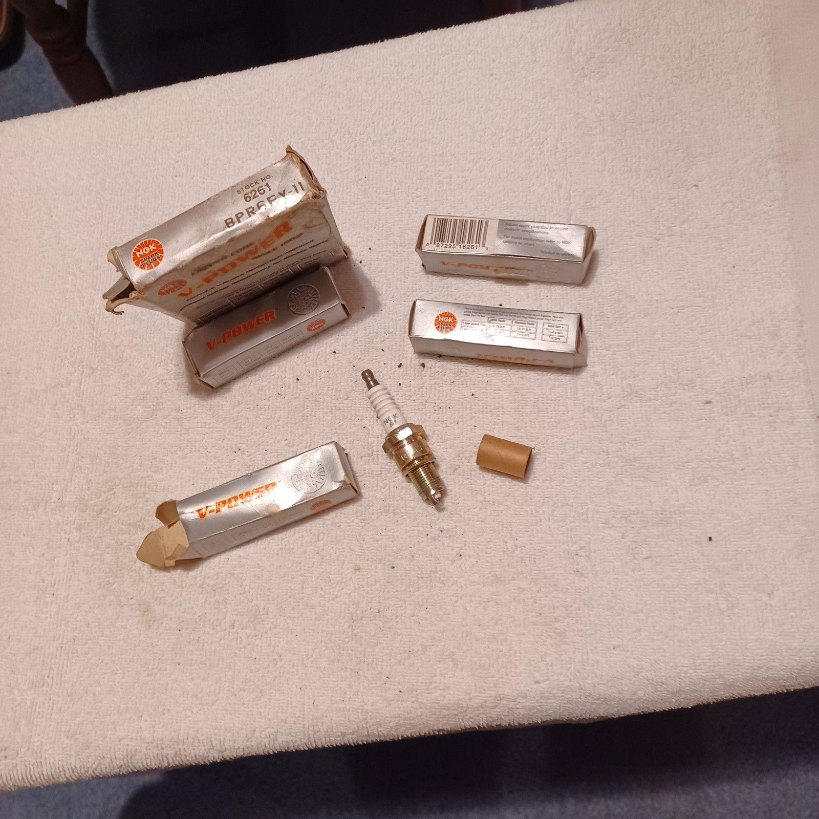 NGK BPR6EY-11 Spark Plug Japan honda rover toyota datsun 6261