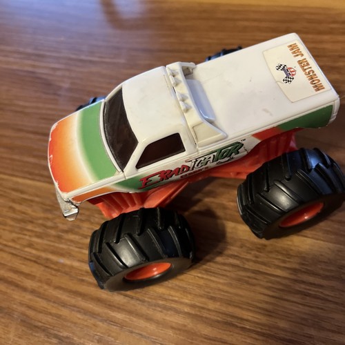 Hot Wheels MONSTER JAM Rev N Go: 2001 ERADICATOR. - Picture 3 of 4