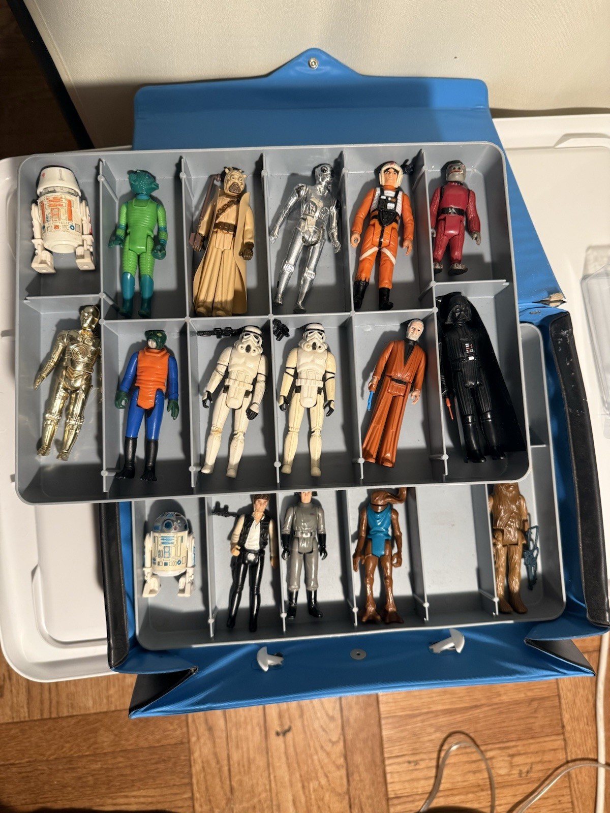 Lot Of 17 Star Wars 1977 78 ANH Kenner figures Weapons And Carry Case No Repros