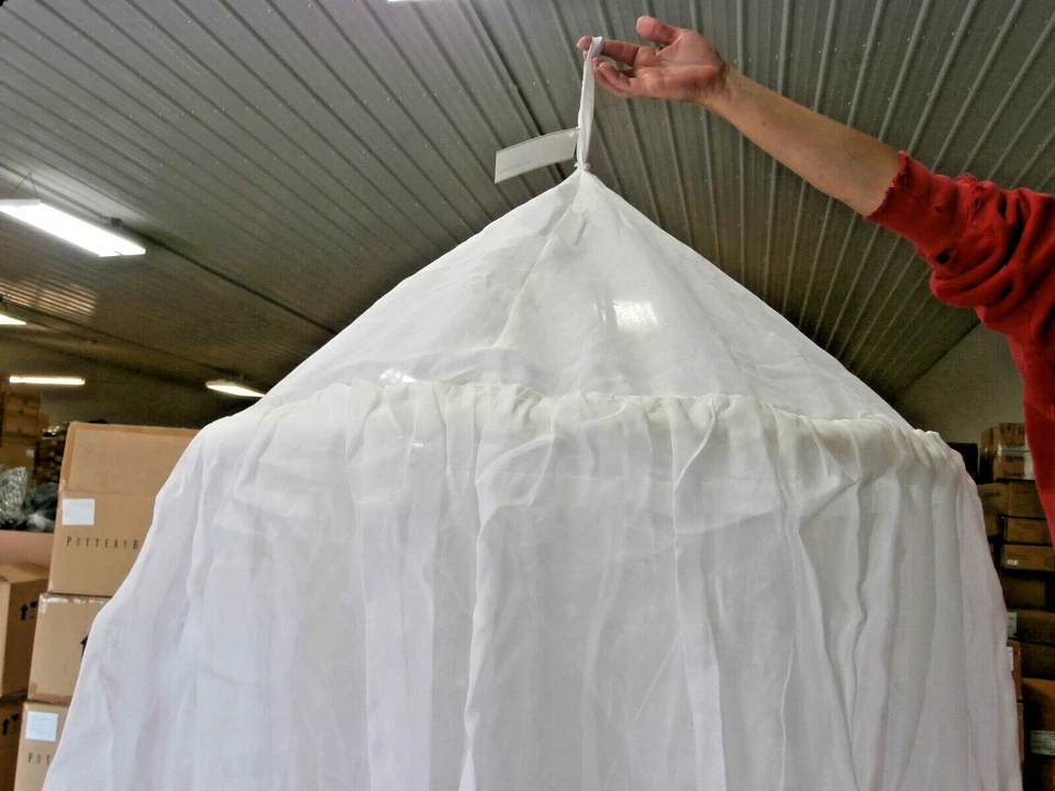 Pottery Barn redondo organdí tul boda cama dosel red transparente blanco 24,5x105 Foto 3 de 3