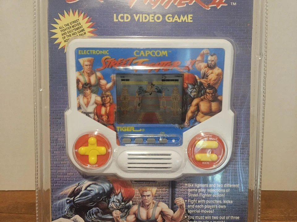 Tiger Electronics Capcom STREET FIGHTER II LCD Video Game -New In sealed Package - Image 3 of 4
