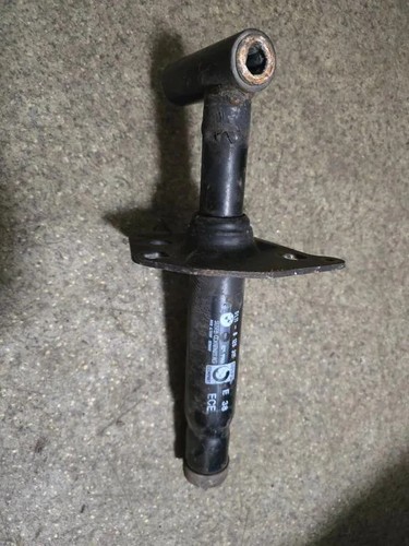 BMW 7 E38 Stoßstangenhalter vorne rechts 8125315 4.40 1997 33759433