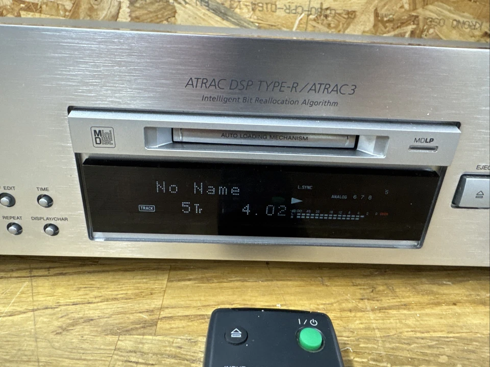 Sony MDS-JB940 Mini Disc Player Recorder HIFI Silver + Remote - Serviced - POST - Image 4 of 4