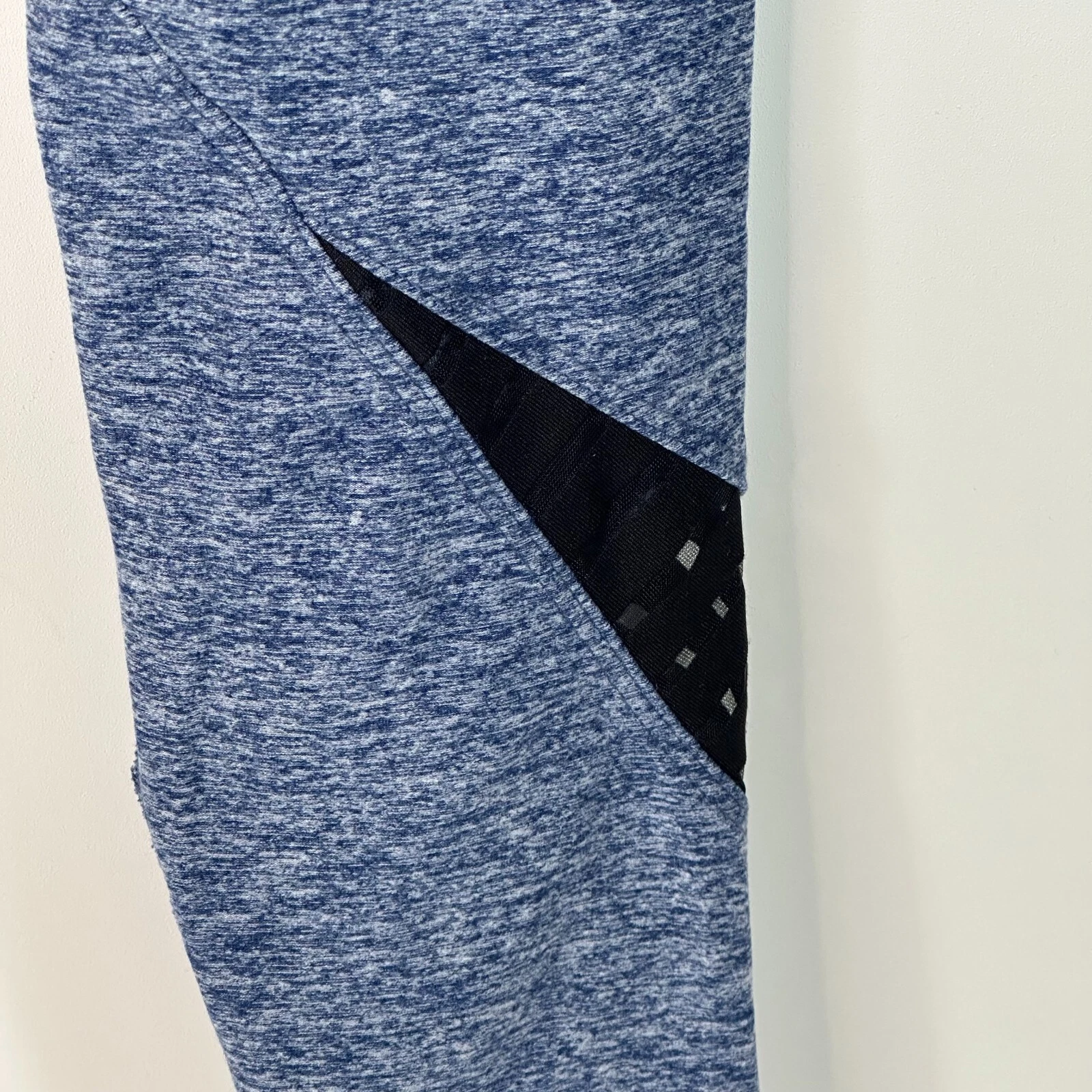 beyond-yoga heathered cropped mesh panels leggings